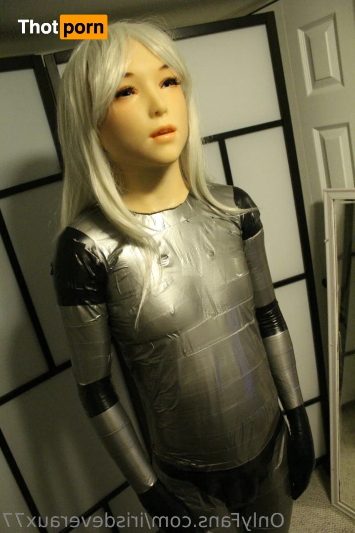 Iris Deveraux 14309381