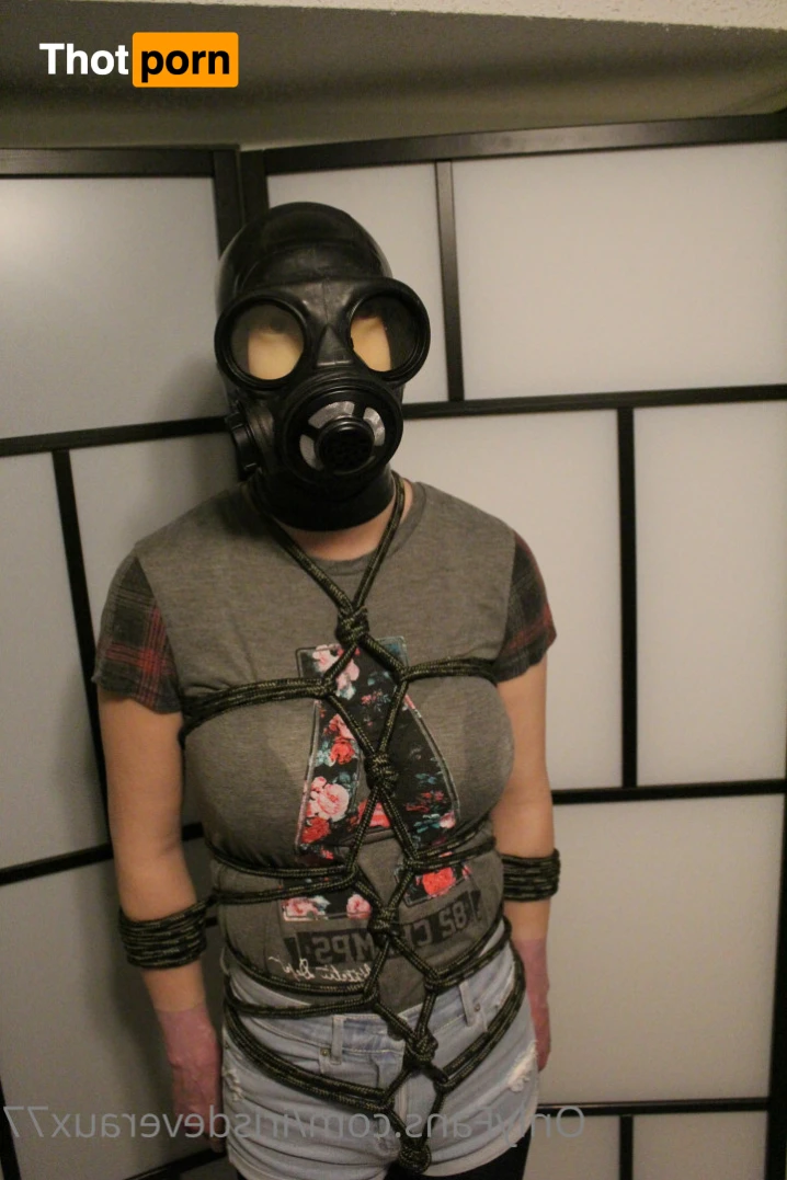 Iris Deveraux 14309553