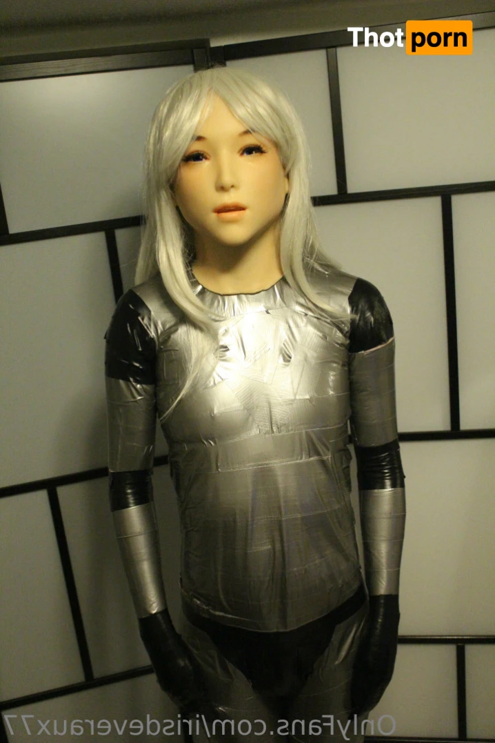 Iris Deveraux 14309569