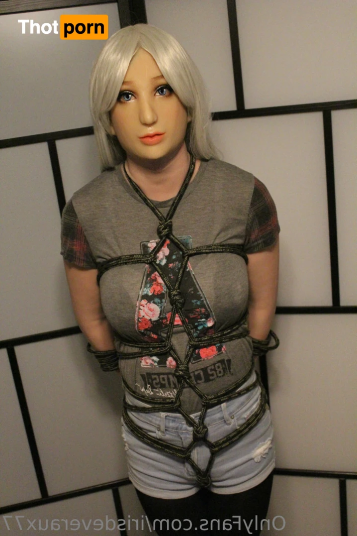 Iris Deveraux 14309647