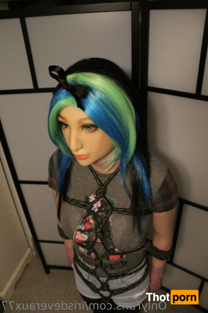 Iris Deveraux 14309950