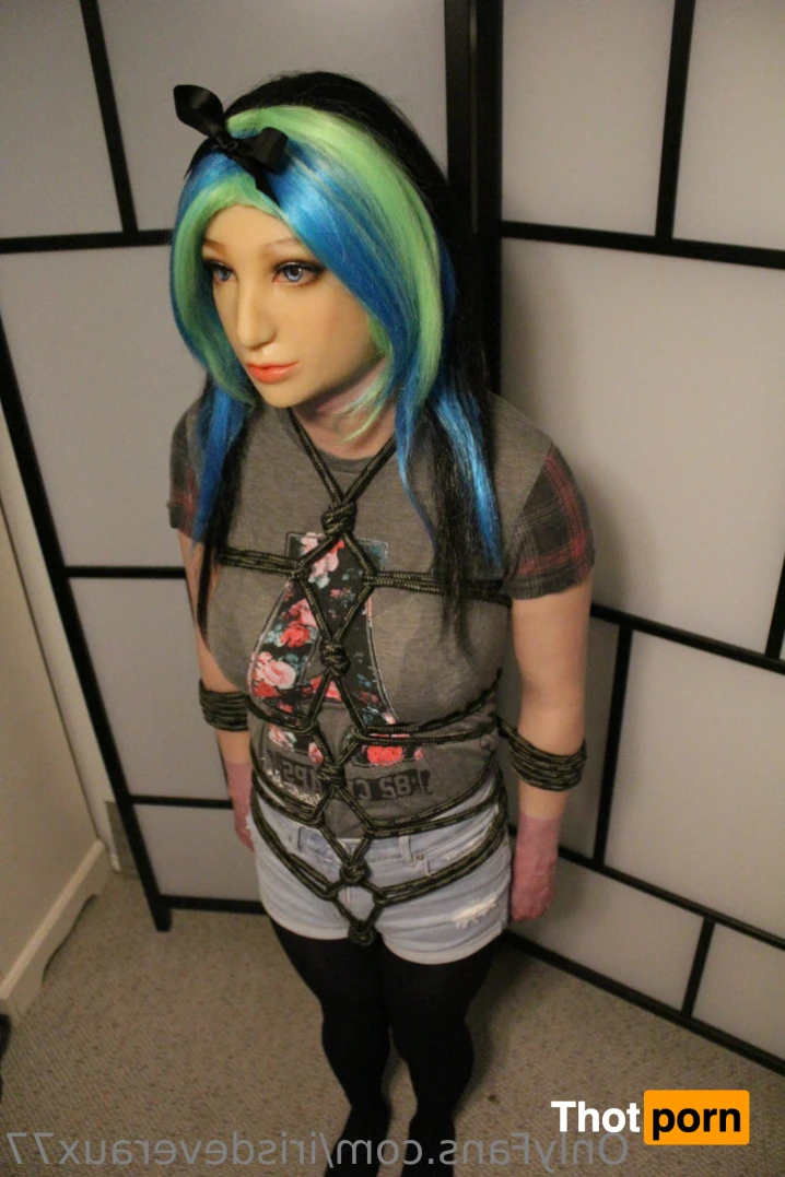 Iris Deveraux 14310048