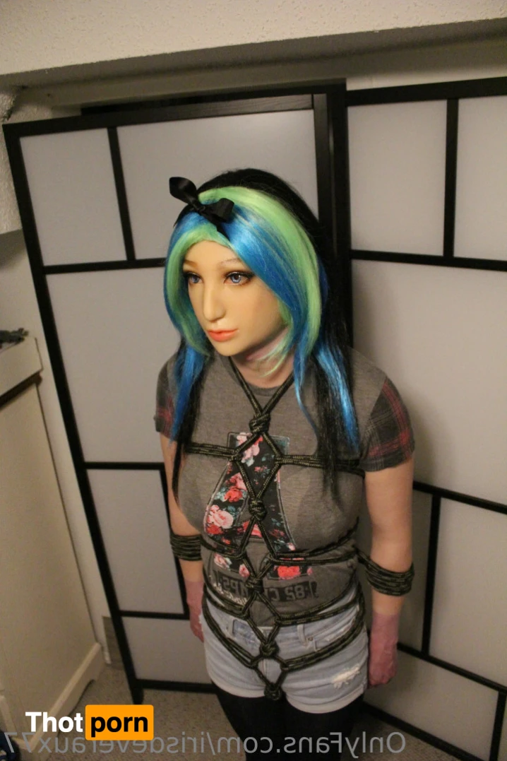 Iris Deveraux 14310360