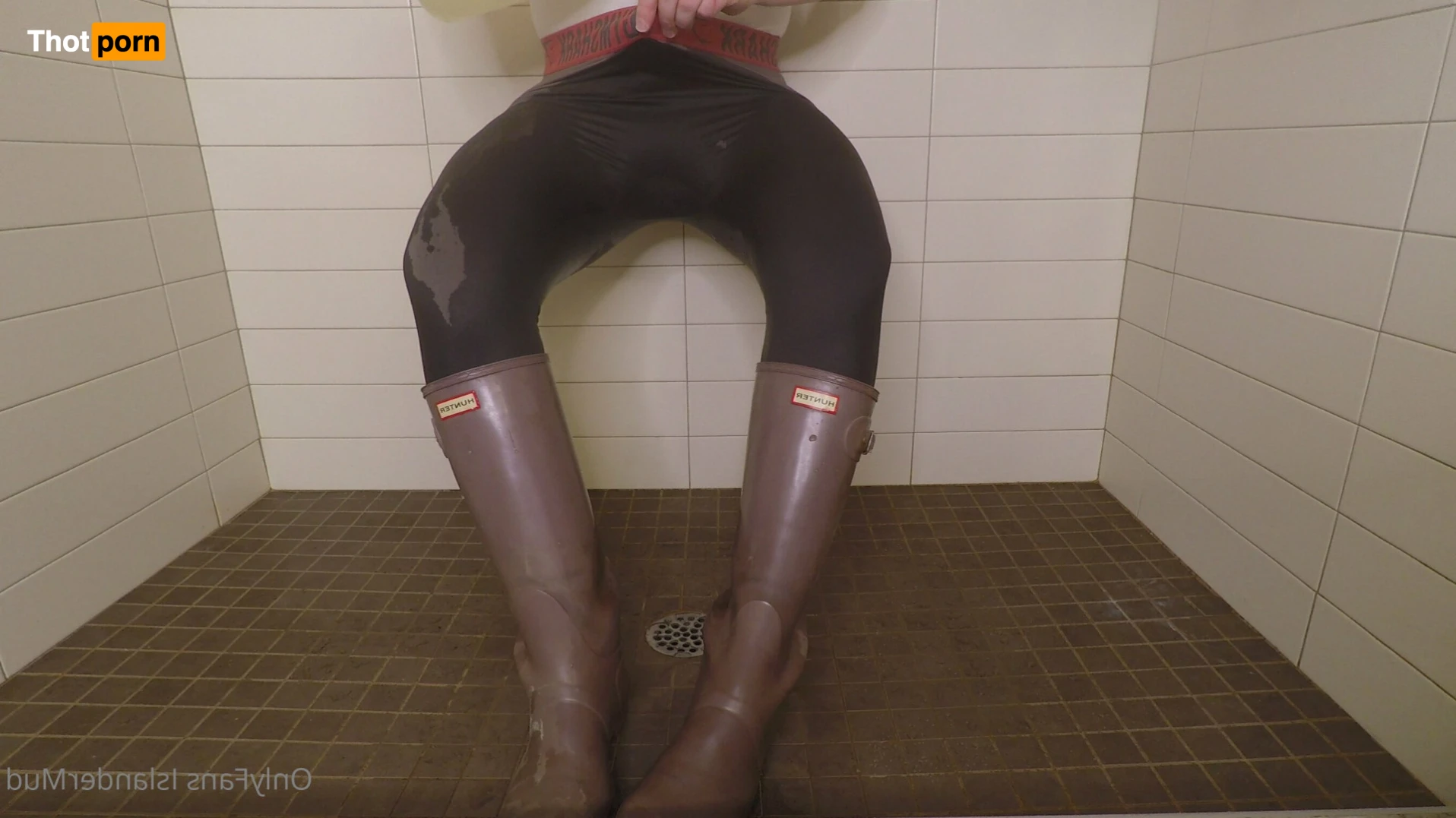 IslanderMud 14301496