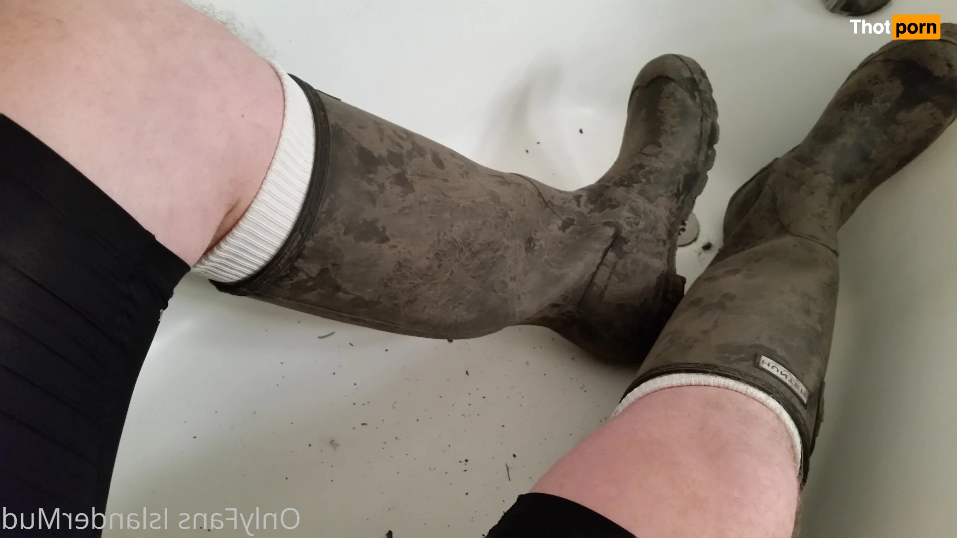 IslanderMud 14302039