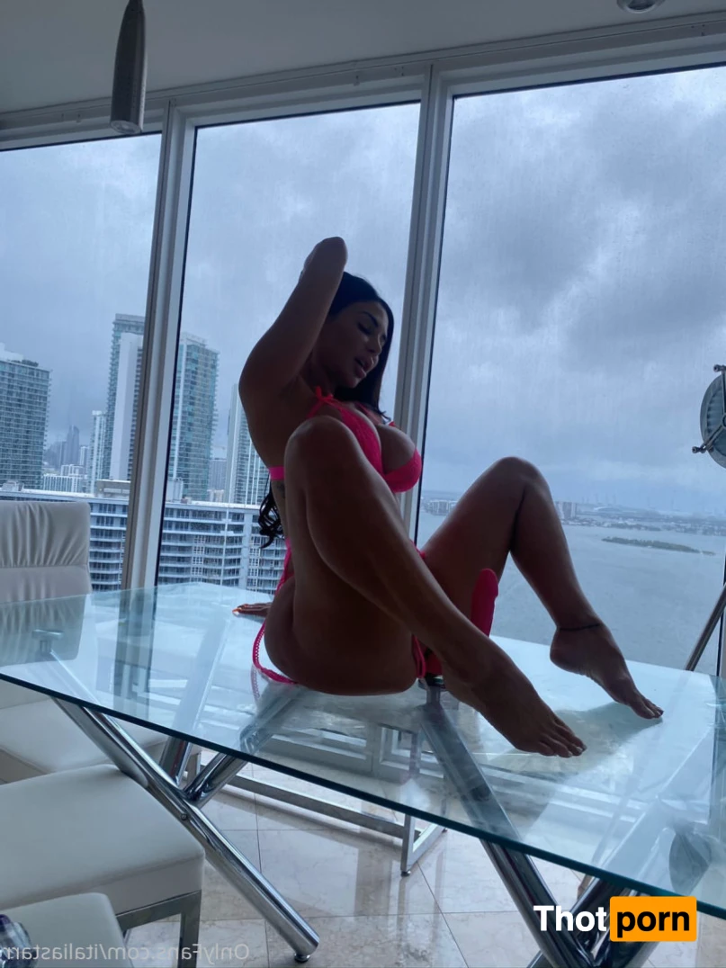 Natalina Marie 14284328