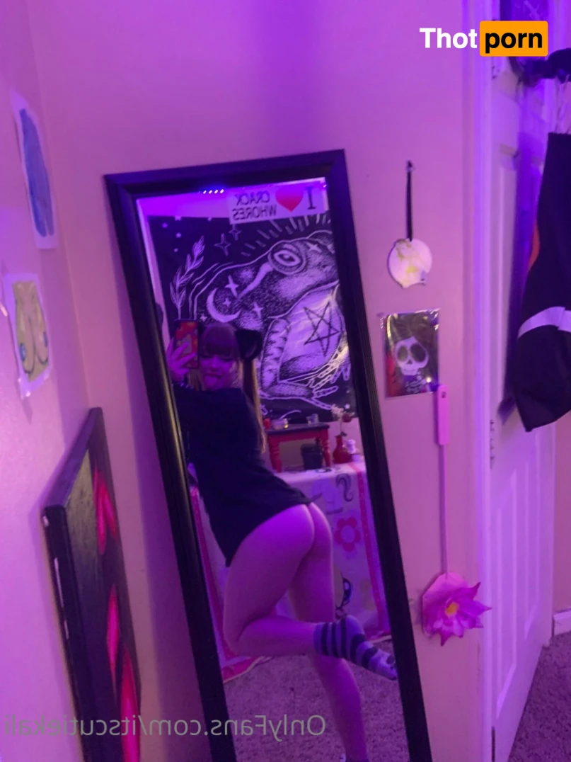 KALI 🤍🍭 14218386