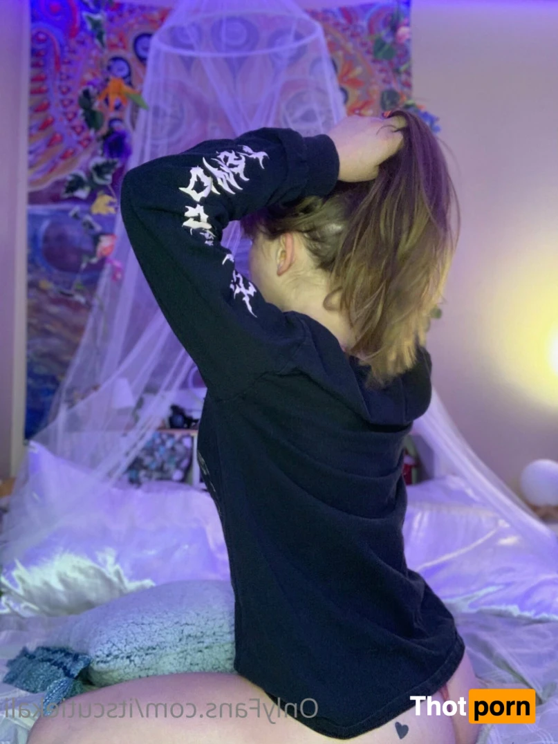 KALI 🤍🍭 14218506