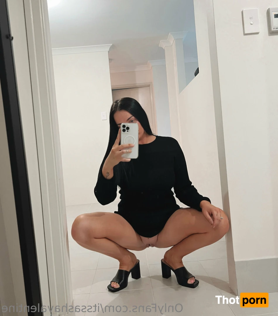 Sasha Valentine 14183738