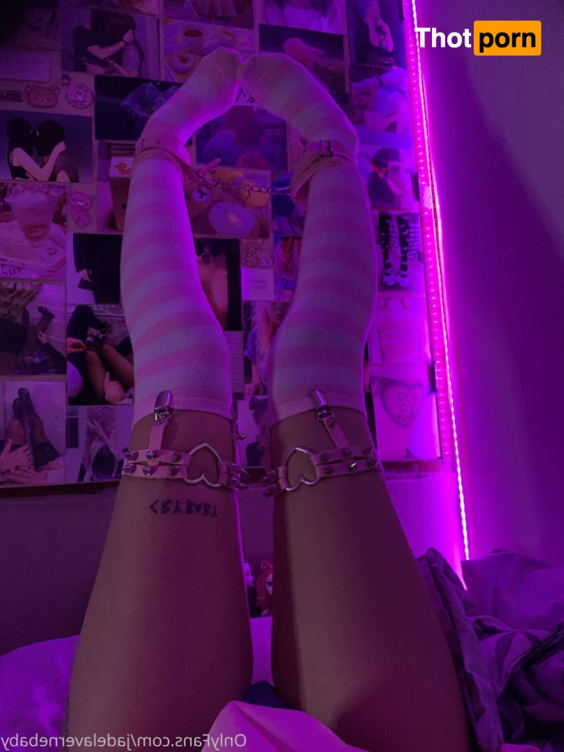 Jade La Verne 13999854