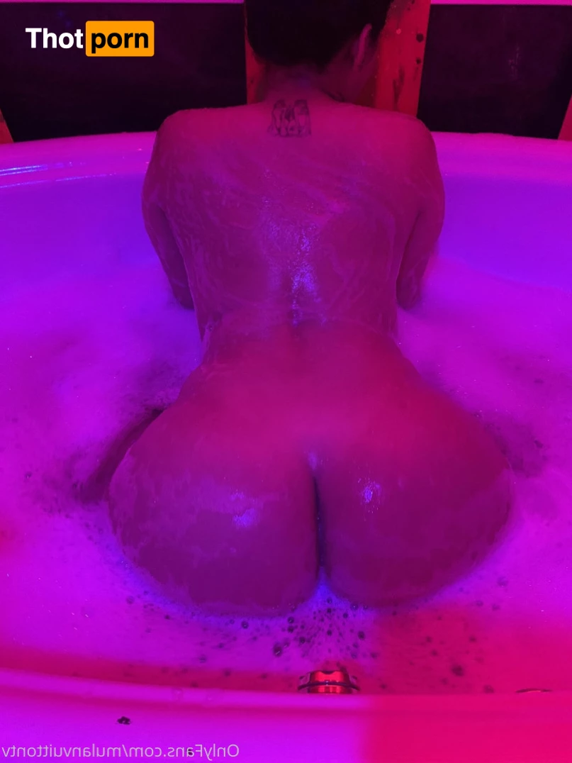 The girl next door 💦🔭🙈 6375596