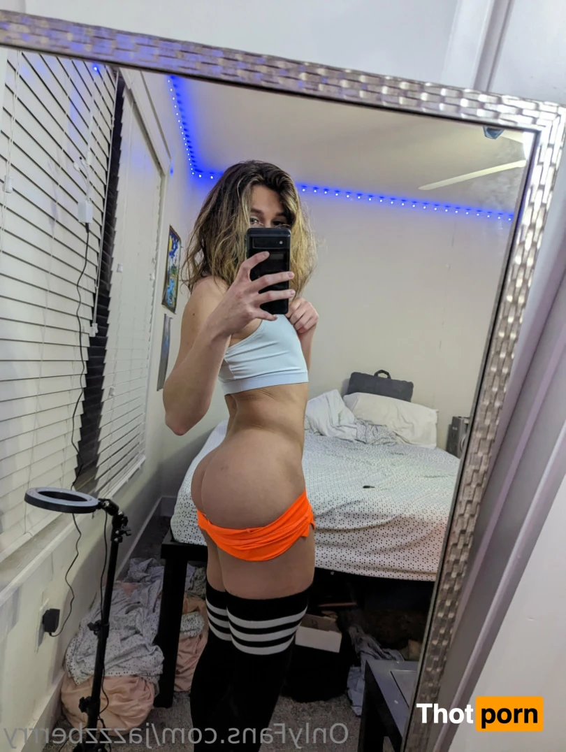 JazzzBerrry (Top 3%!!) 13817316