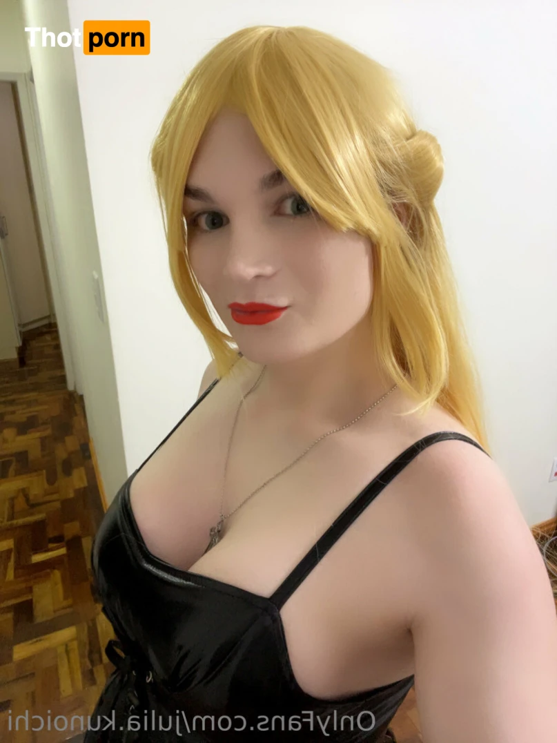 Julia Eileen 12829687