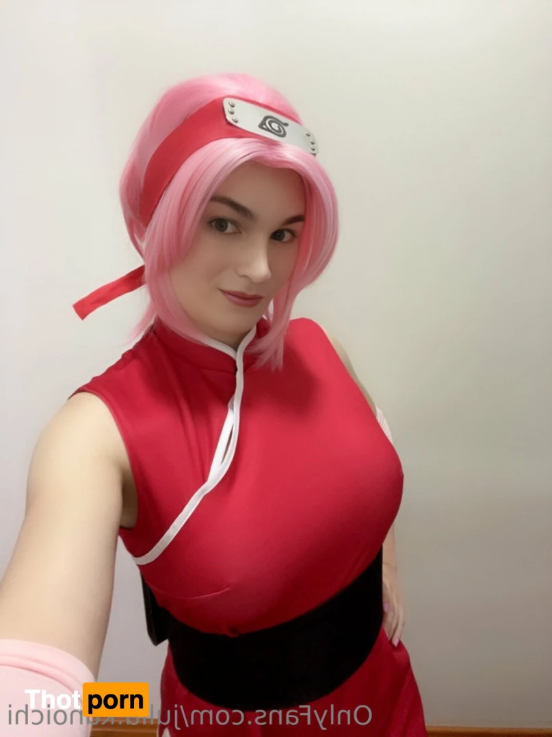 Julia Eileen 12831081