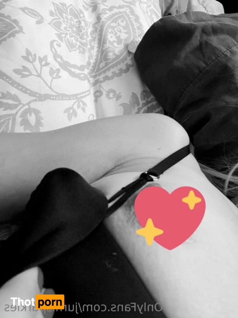 Jurni Sparkles 🦋 12718021