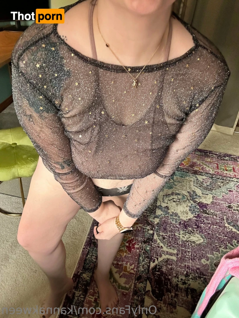 Kanna Kween 🍃💨 12382356