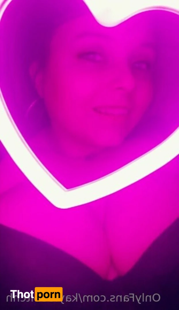 KayleeBitchh 12041814