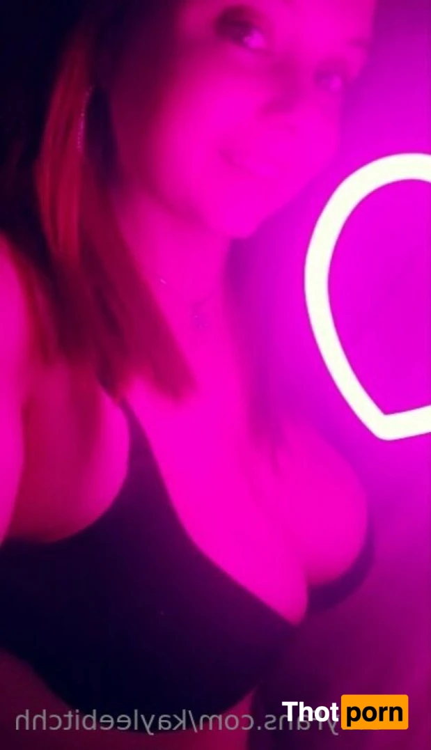 KayleeBitchh 12042051