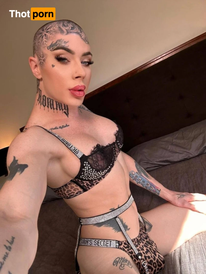 Kendall 🔞 12015279