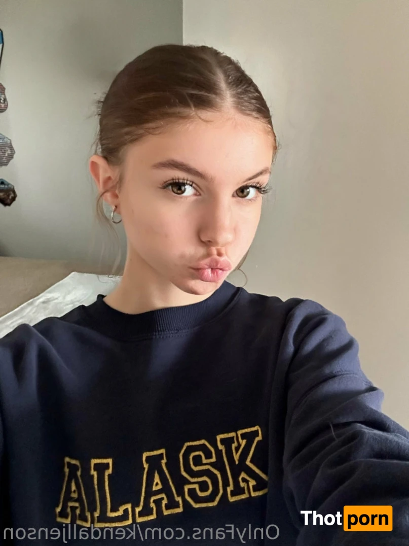 Kendall 🔞 12016229