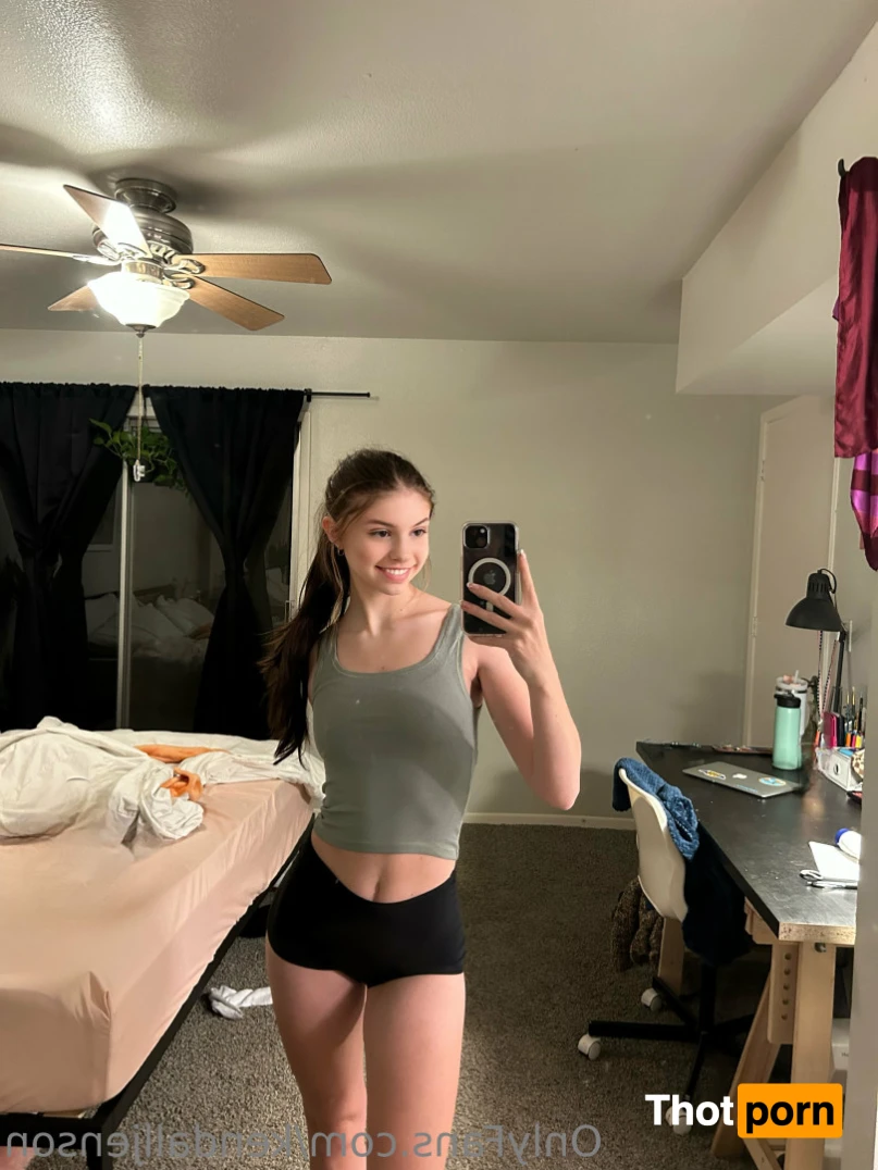 Kendall 🔞 12016233