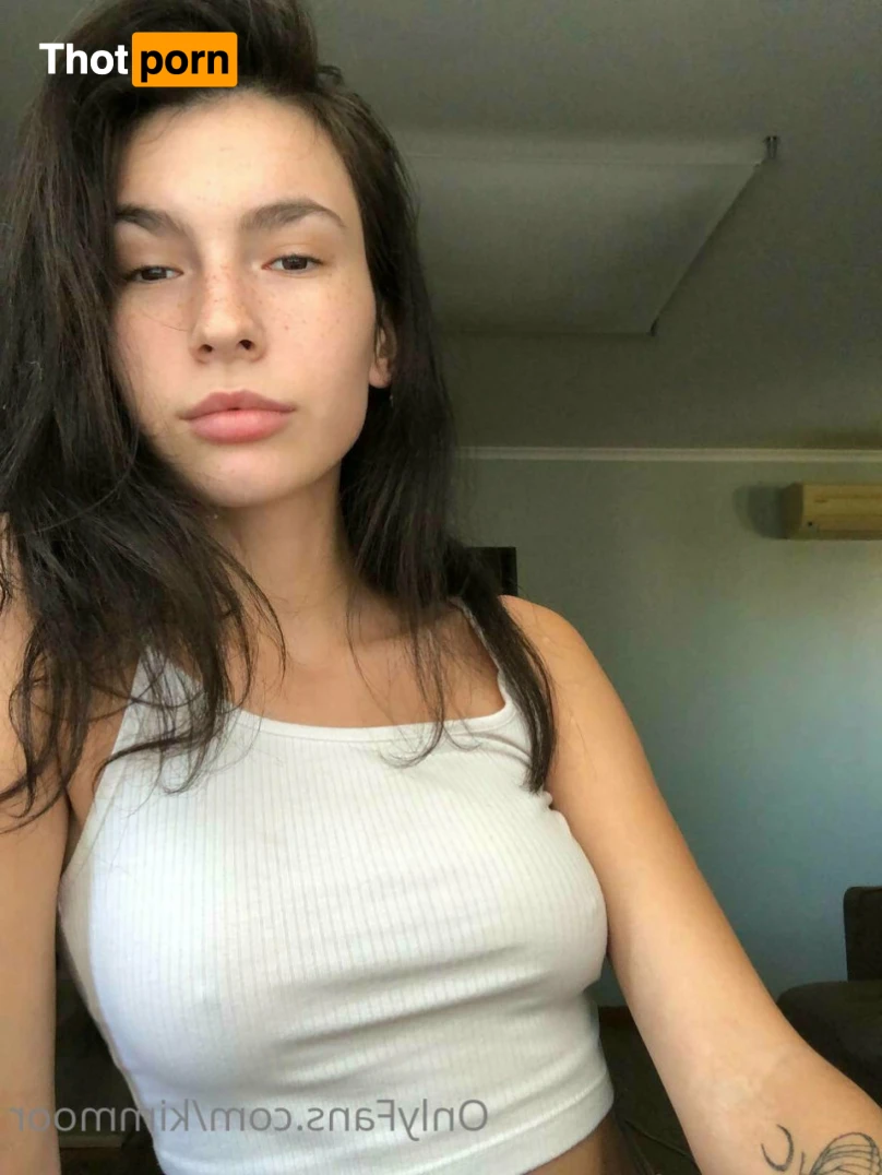 Kim Moor 🍭 11376157