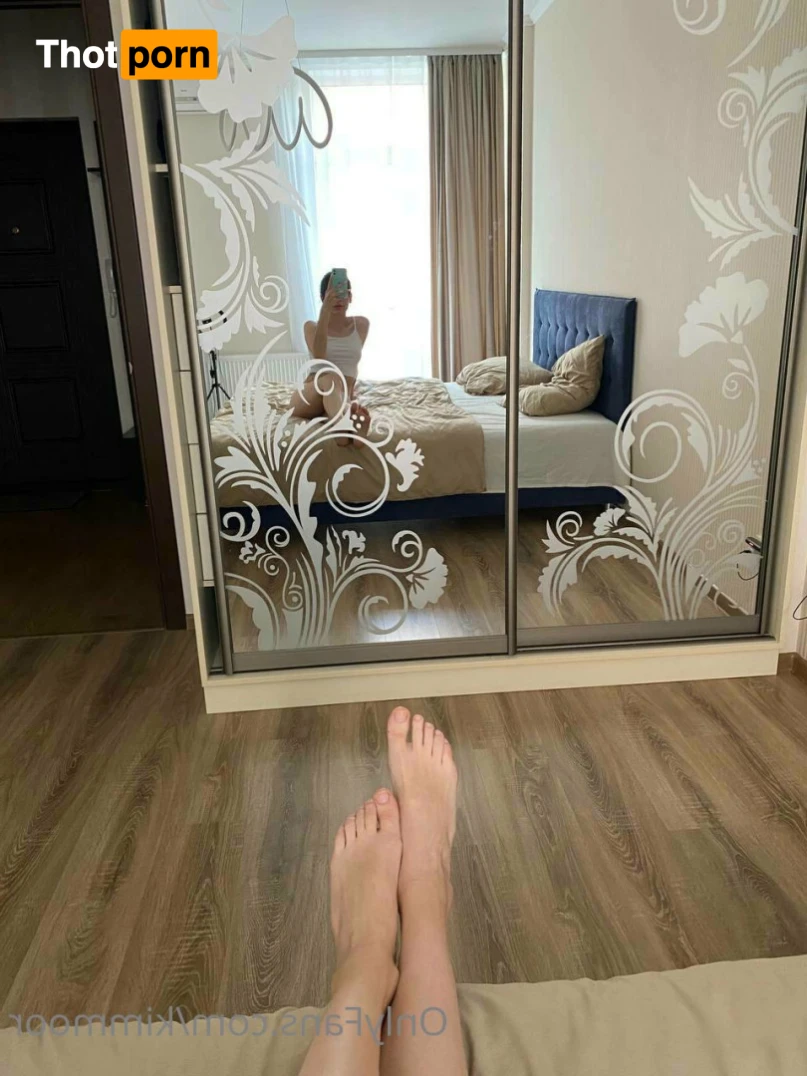 Kim Moor 🍭 11376479