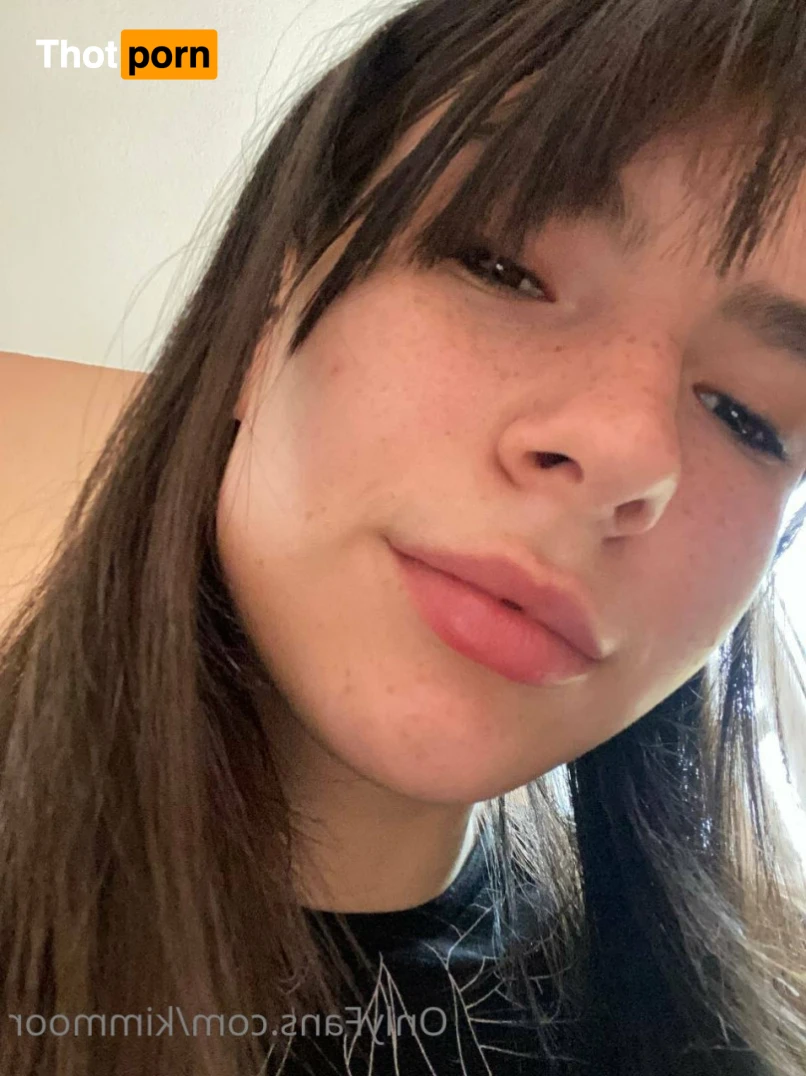 Kim Moor 🍭 11376800