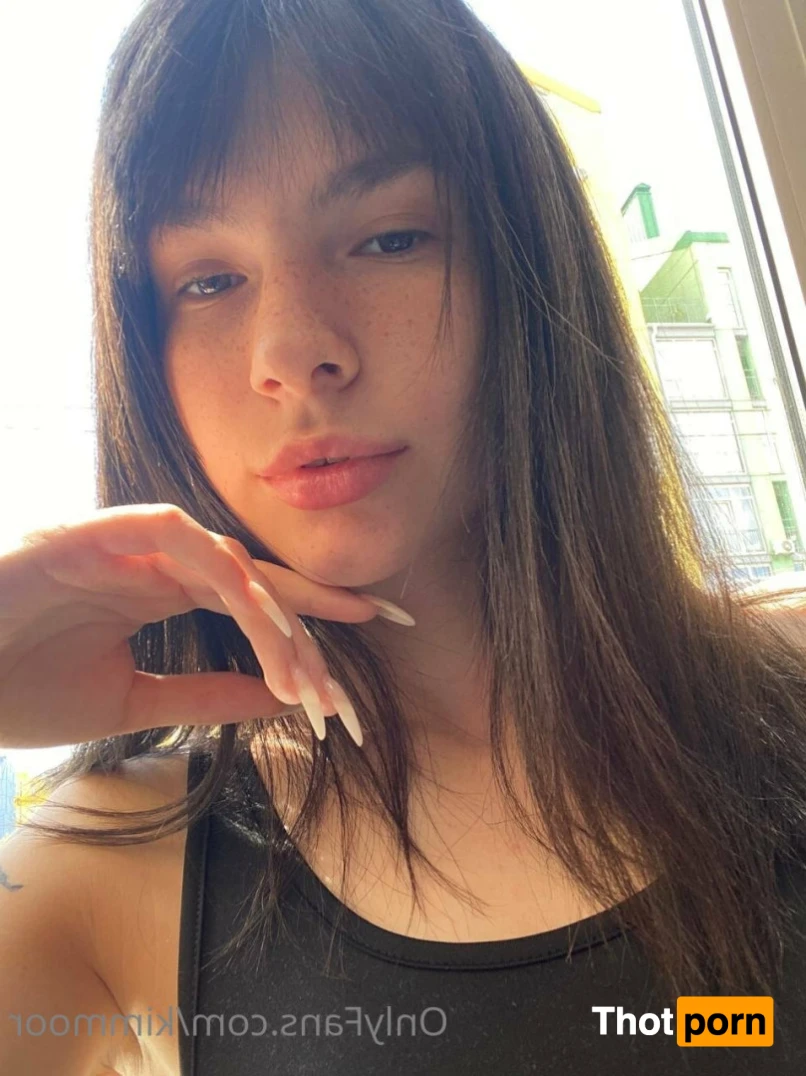 Kim Moor 🍭 11376876