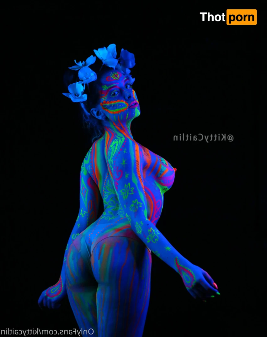 Kitty Caitlin 16509040