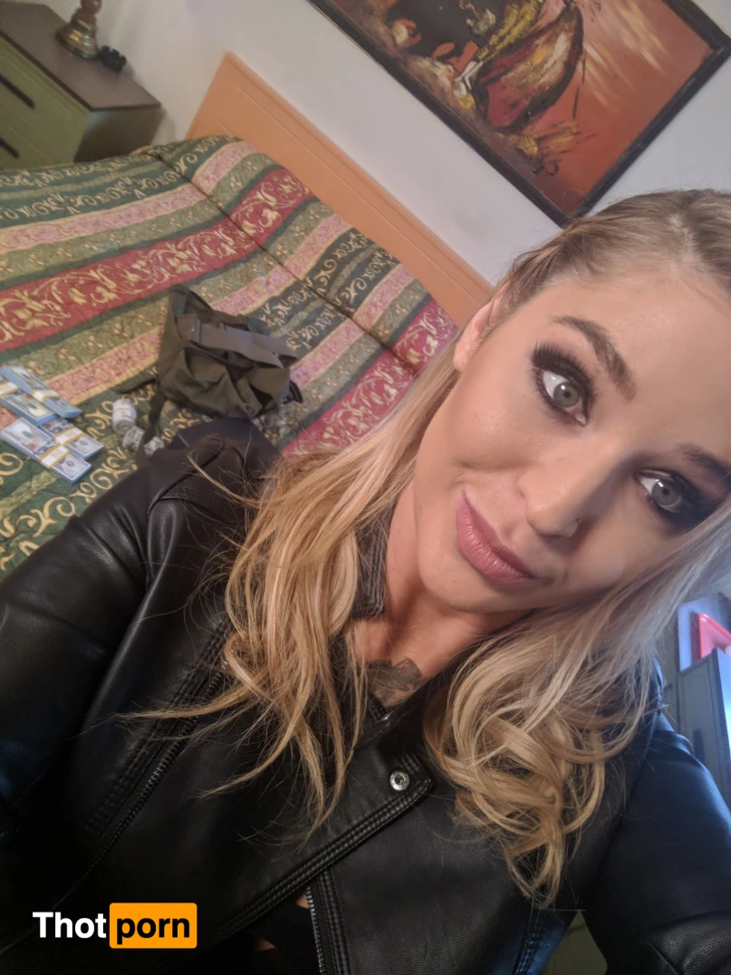 Kleio Valentien Free 16495777