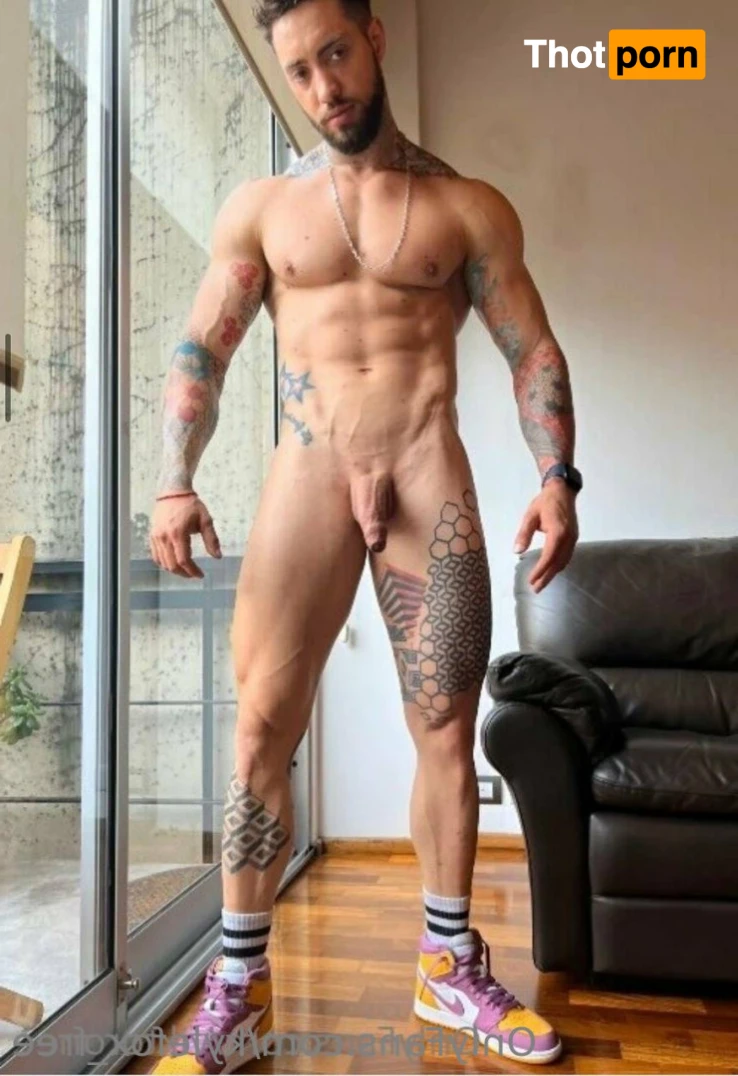 Kyle.F - free 16438950