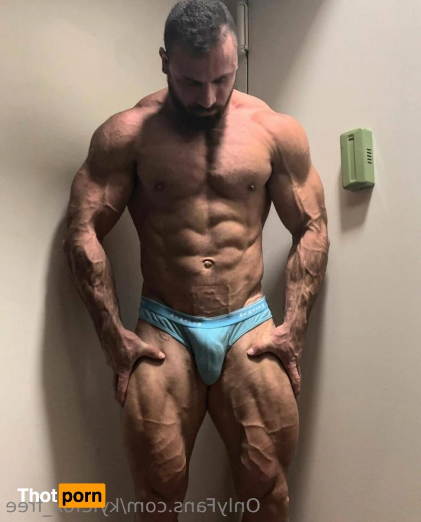 Kyle.F - free 16439035