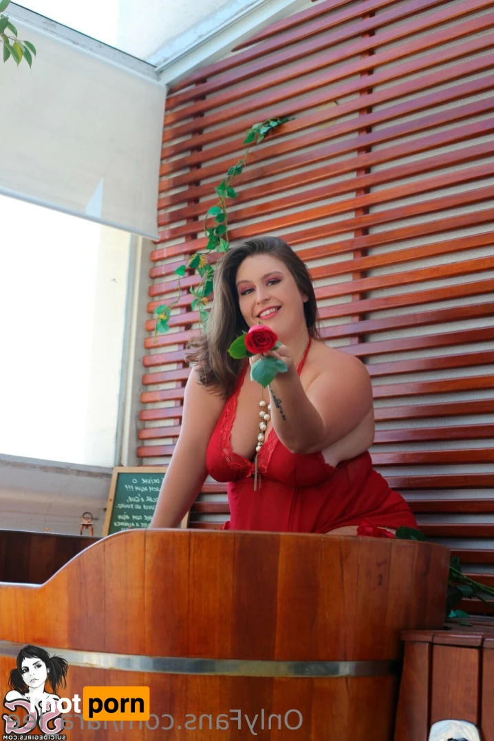 Goddess Lara 👑 FREE 16233176