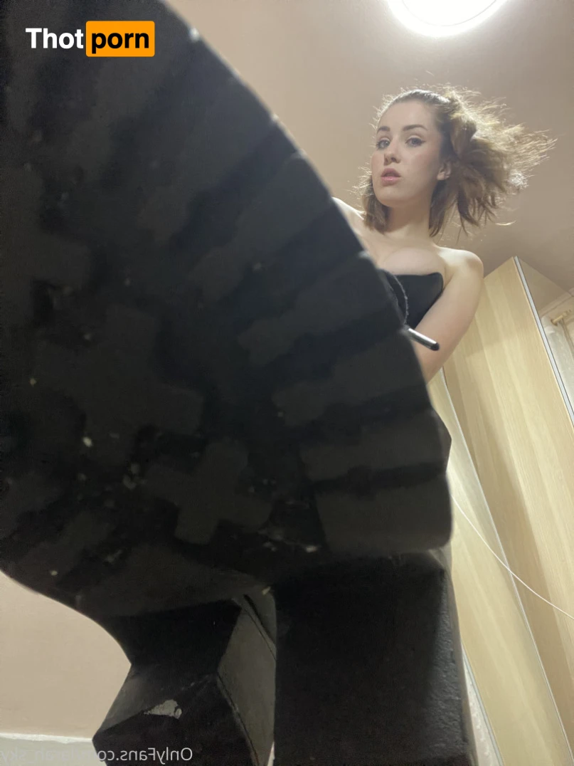 Goddess Larah 16233096