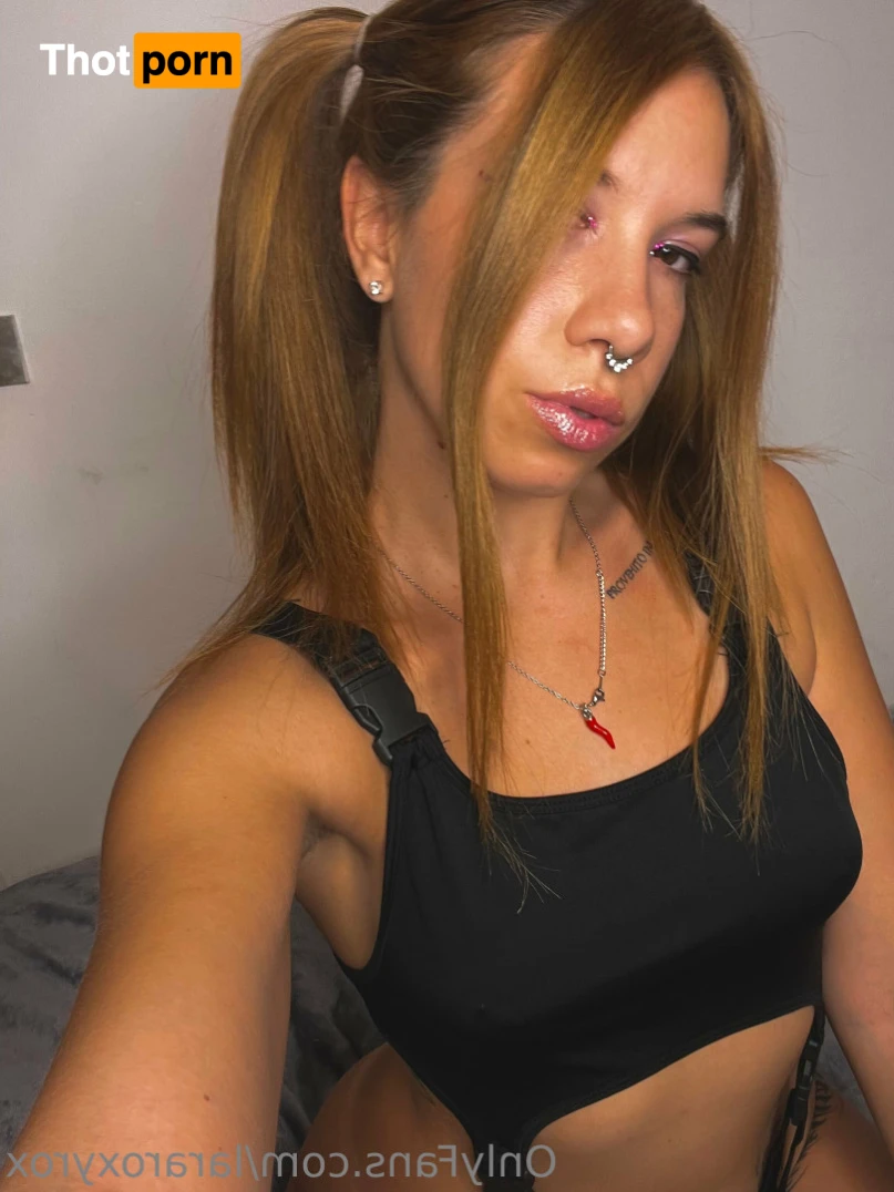 Lara roxy rox 16216939