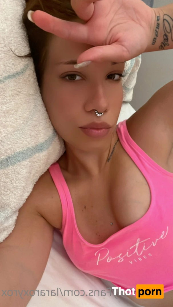 Lara roxy rox 16217439