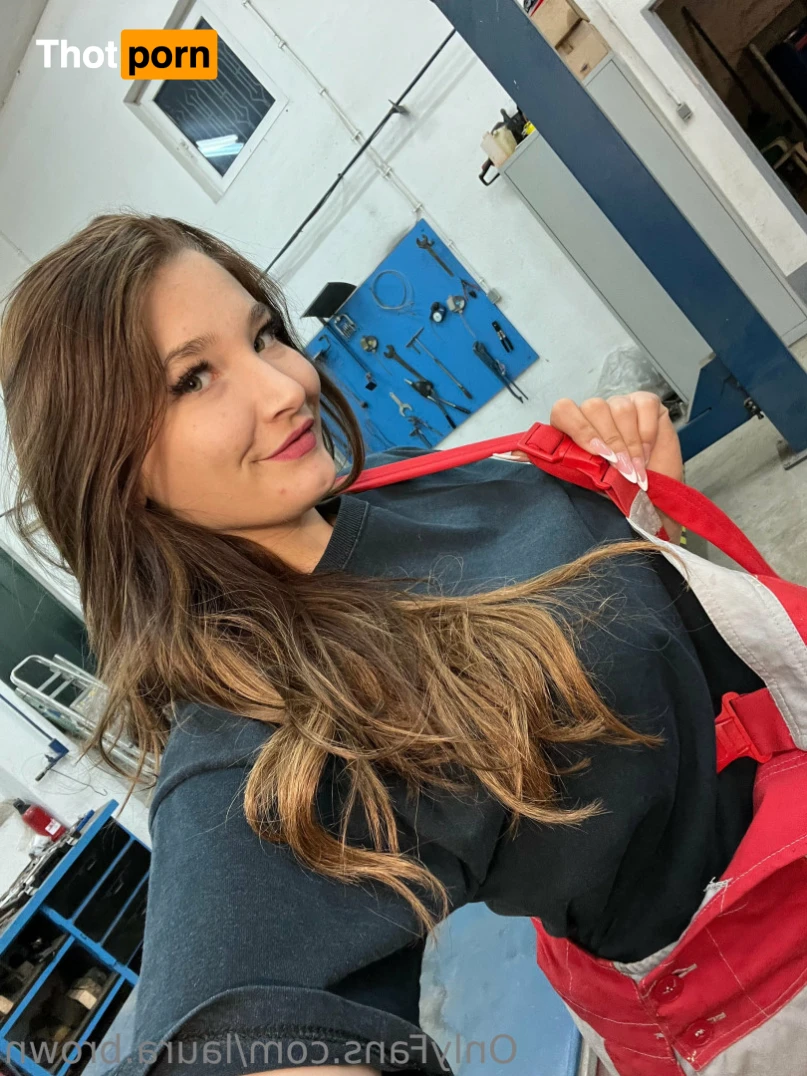 laura.brown 16181411