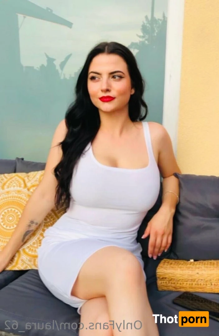 Laura🔥❤️ 16180123