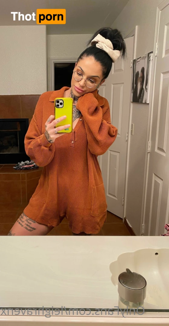 Leigh Raven 16074173