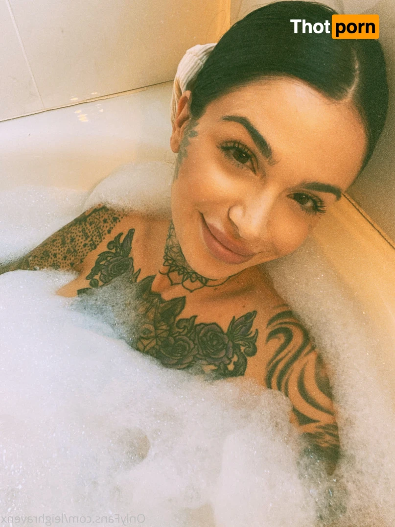 Leigh Raven 16074586