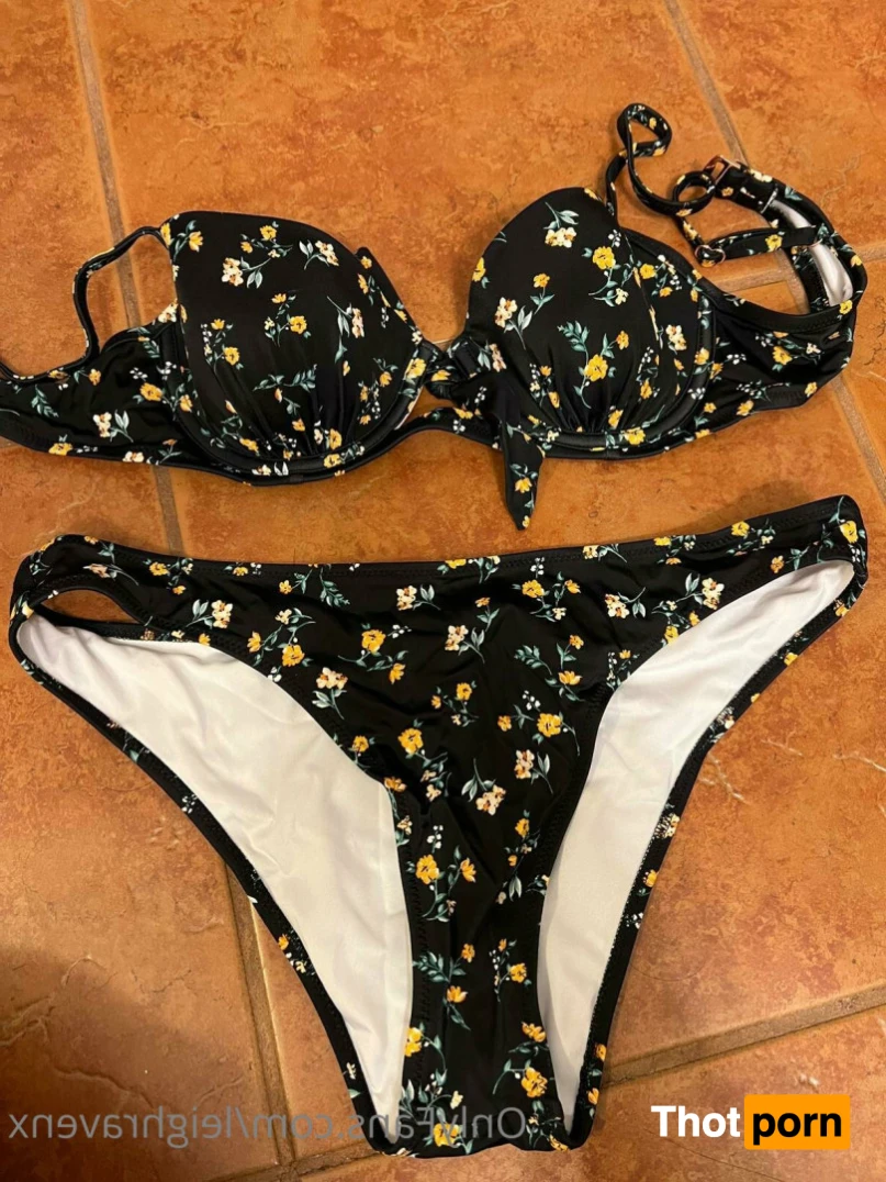 Leigh Raven 16074828