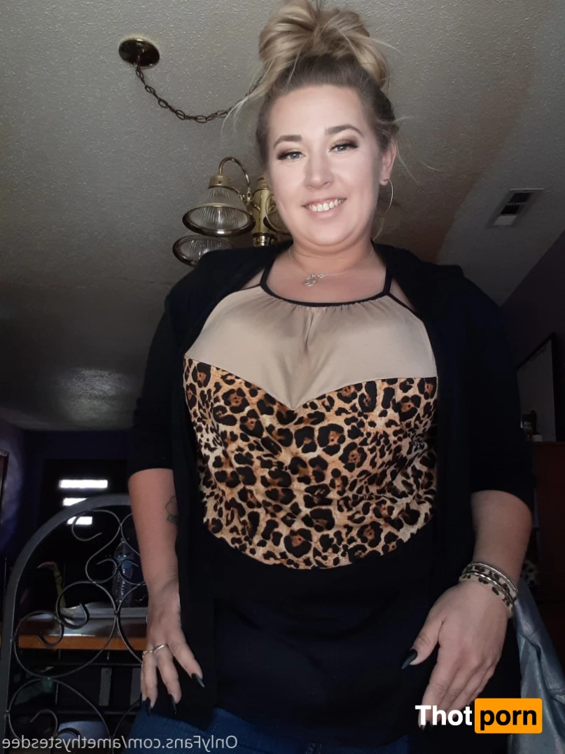 LactatingLena 16062167