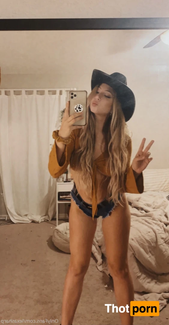 Alexa Sharp ✧ 15817712