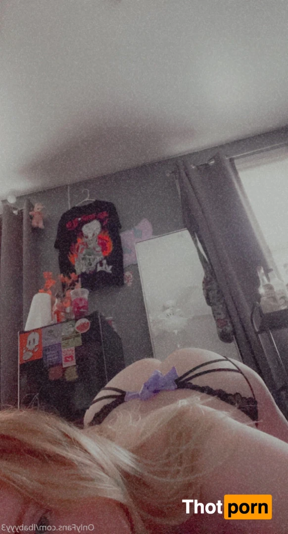 Little reds 15779832