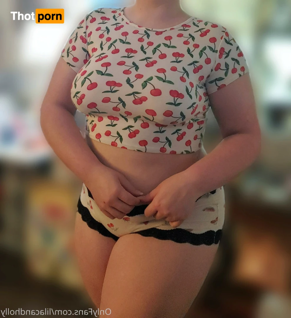 Holly Hannah 15608582