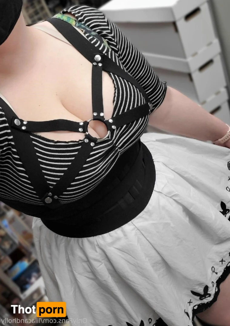 Holly Hannah 15608603