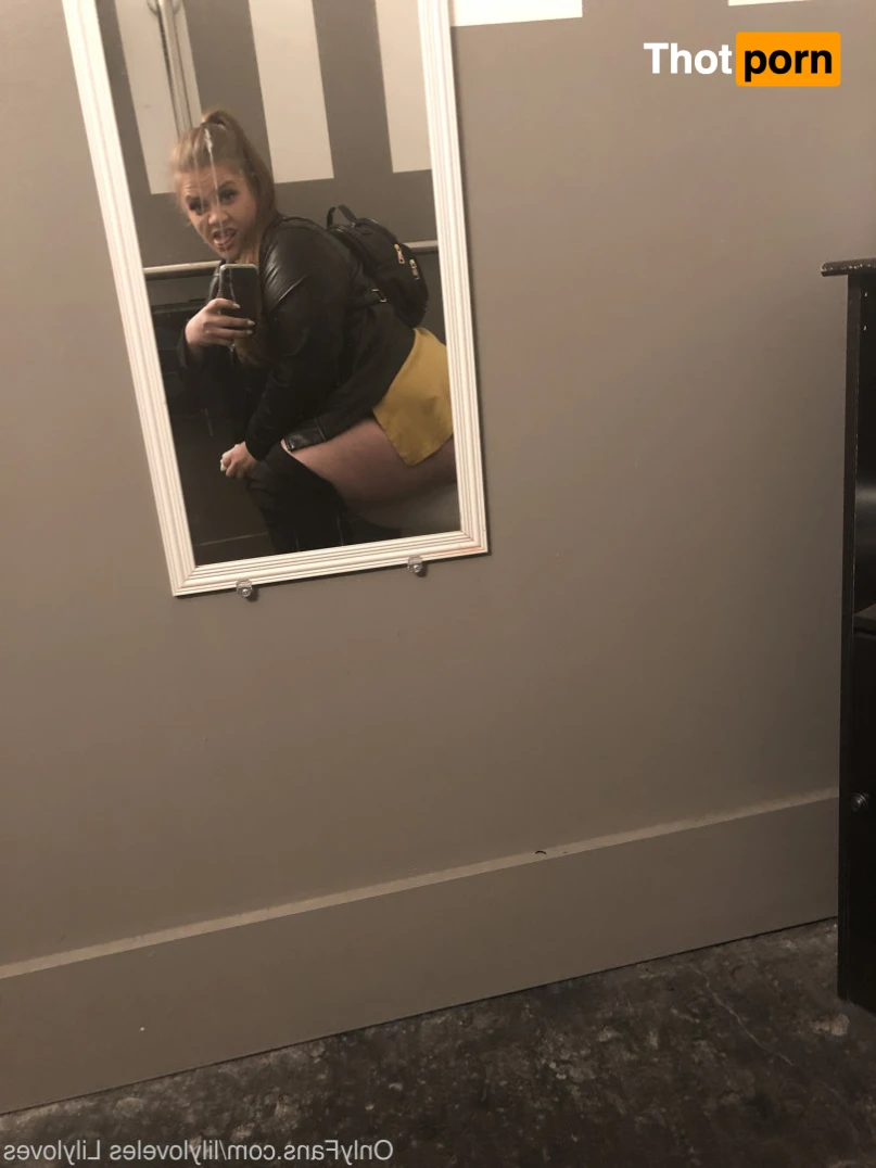 Lily Loveles 15356759