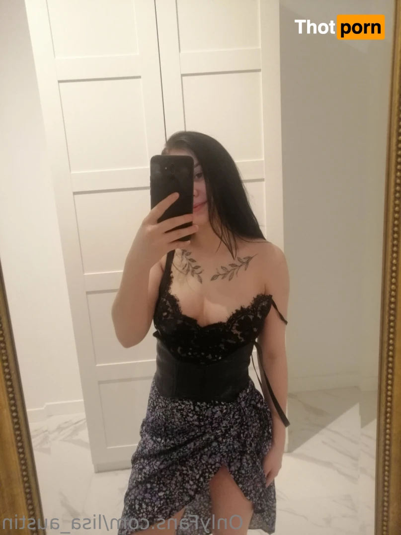 Lisa Austin 15287024