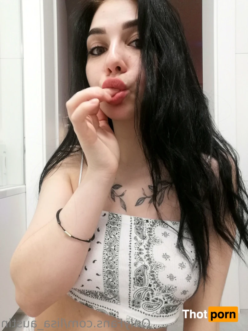 Lisa Austin 15287147